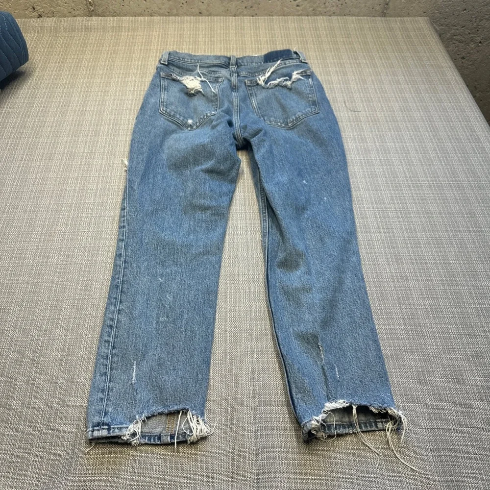 Abercrombie Fitch High Rise Mom Jeans Size 28 Distressed Blue Denim‎ Frayed